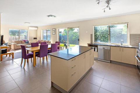 Toonalook Retreat Pet Friendly & Close To Town - Accommodation Burleigh 5