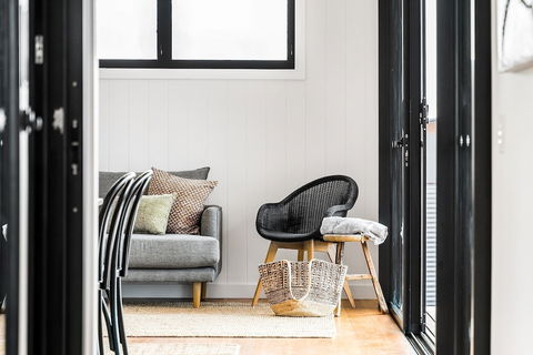 Your Luxury Escape - Carinya Cottages 6 - Accommodation Burleigh 3