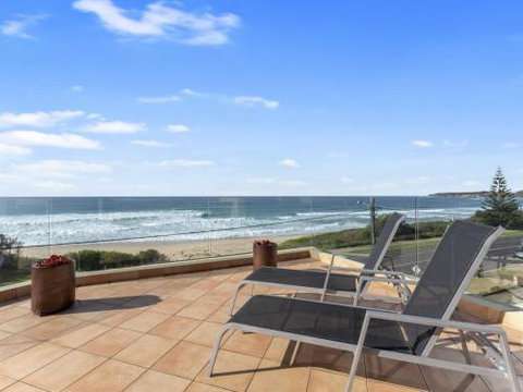 Aqua Shores Penthouse - Accommodation Burleigh 5