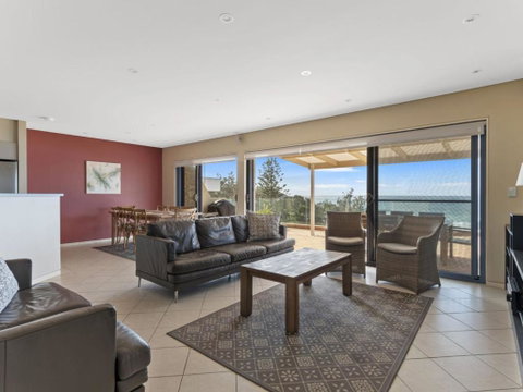Aqua Shores Penthouse - Accommodation Burleigh 3