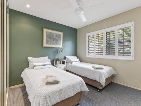 Aqua Shores Penthouse - Accommodation Burleigh 6