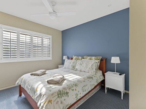 Aqua Shores Penthouse - Accommodation Burleigh 2