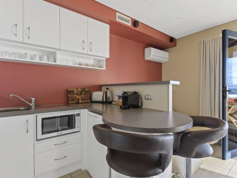 Aqua Shores Studio - Accommodation Burleigh 3