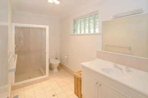 Anchors Away - Accommodation Burleigh 6