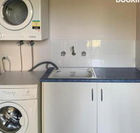 Endeavour 6 - Accommodation Burleigh