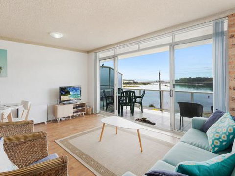 Sapphire Waters Unit 2 - Accommodation Burleigh 4