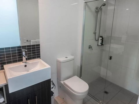Airtrip Apartments On River Street - Accommodation Burleigh 6