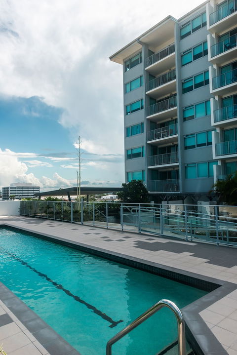 Airtrip Apartments On River Street - Accommodation Burleigh 1