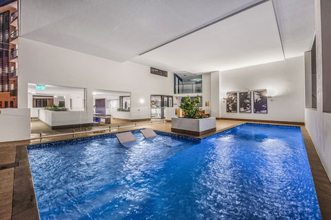 Arise Hedge - Accommodation Burleigh 3