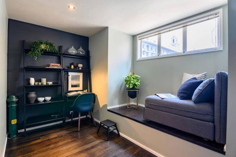LUCY Stylish City Vibe & Views - Accommodation Burleigh 2
