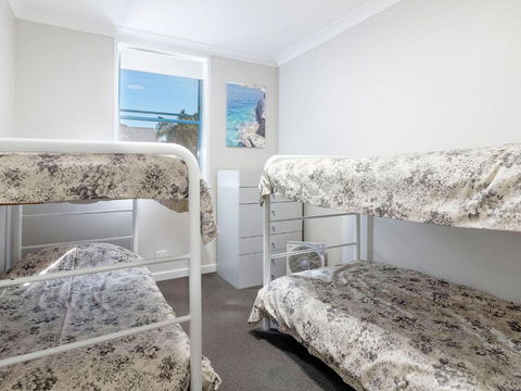 Across The Road From The Beach! - Accommodation Burleigh 2