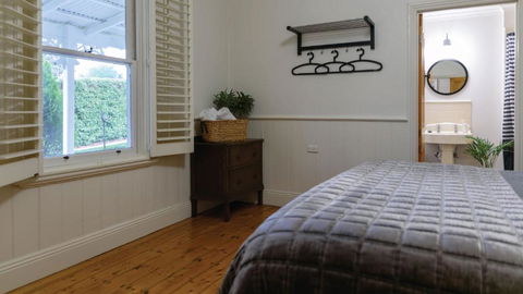 Lauristina Guest House - Accommodation Burleigh 5