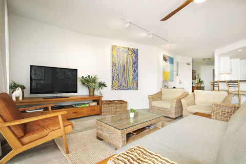 Apartment 2 Surfside - Accommodation Burleigh 6