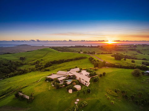 Your Luxury Escape - Horizon - Accommodation Burleigh 0