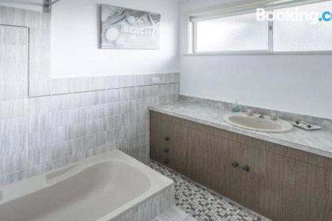 Clissold Street 11 Mollymook - Accommodation Burleigh 2