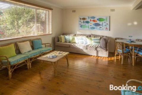 Clissold Street 11 Mollymook - Accommodation Burleigh 4