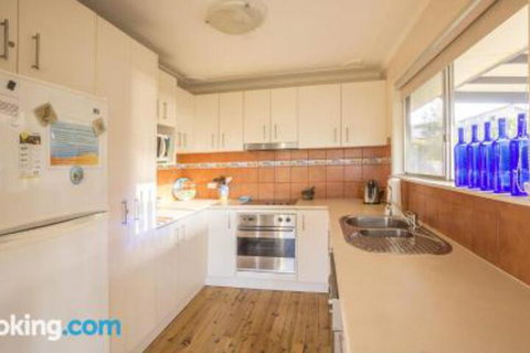 Clissold Street 11 Mollymook - Accommodation Burleigh 0