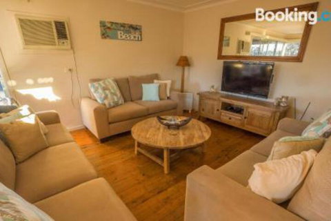 Clissold Street 11 Mollymook - Accommodation Burleigh 5