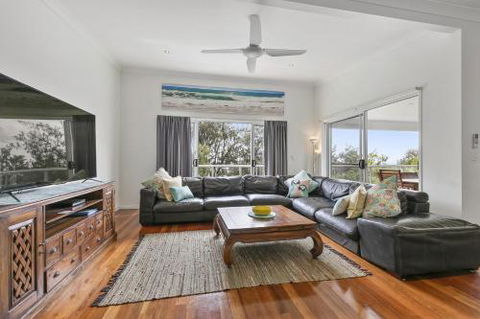 Amalfi - Accommodation Burleigh 1