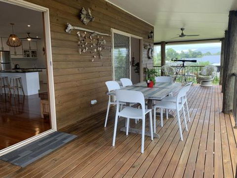 Ocean Breeze - Accommodation Burleigh 1