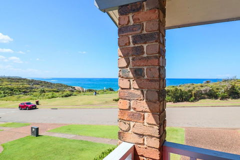 Oceanview BeachHouse - Accommodation Burleigh 2