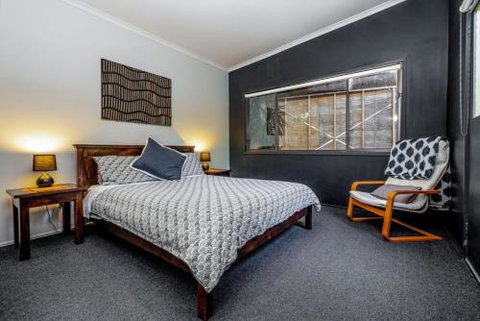 SUNSET BEACH SHACK On SURF - Accommodation Burleigh 2