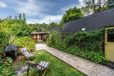 SUNSET BEACH SHACK On SURF - Accommodation Burleigh 4