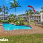 Amazing Waterfront Location Pool Beach Water Views Tropical Gardens - Accommodation Burleigh 0