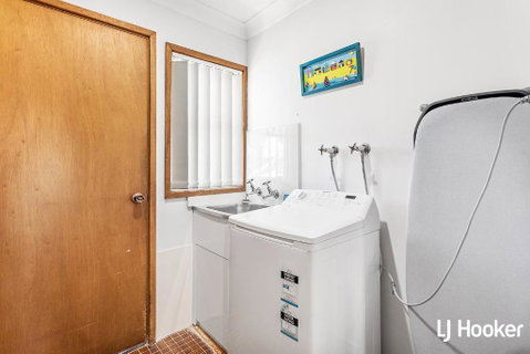 Cromarty Cottage 900m From Birubi Beach - Accommodation Burleigh 5