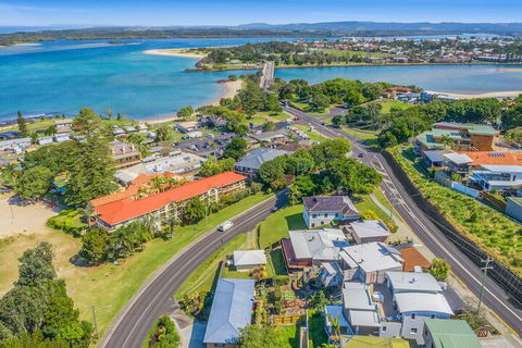 Shawhaven - Accommodation Burleigh 2