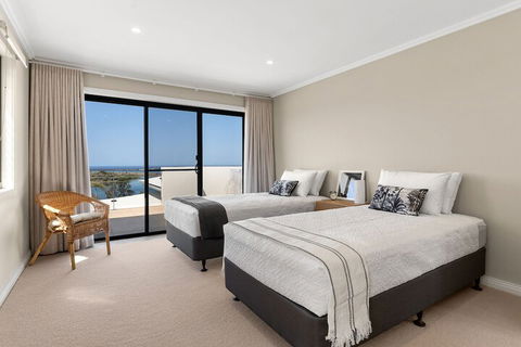 Shawhaven - Accommodation Burleigh 4