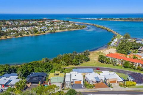 Shawhaven - Accommodation Burleigh 1