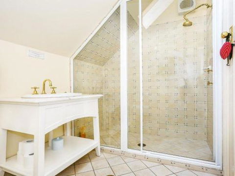 LAVENDER COTTAGE Alpine Southern Highlands 4pm Check Out Sundays - Accommodation Burleigh 1