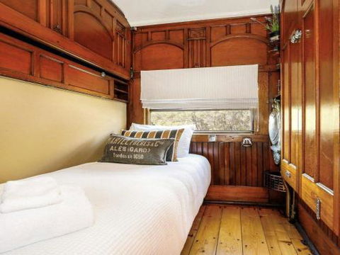 THE ANGAS CARRIAGE Alpine Southern Highlands 4pm Check Out On Sundays - Accommodation Burleigh 4