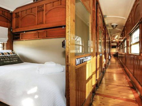 THE ANGAS CARRIAGE Alpine Southern Highlands 4pm Check Out On Sundays - Accommodation Burleigh 2