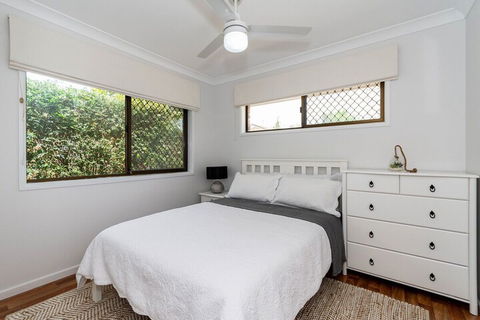 Freshly Renovated Dog Friendly House Walking Distance To Waterfront - Accommodation Burleigh 2