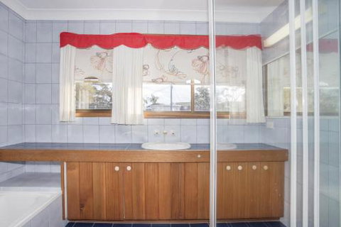 Stunning Clifftop Location 213 Mitchell Pde - Accommodation Burleigh 5