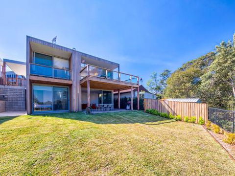 FAIRYTALE Gerroa 4pm Check Out Sundays - Accommodation Burleigh 1