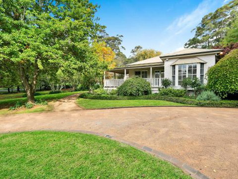 Mirrabooka Burrawang Beautiful Home & 3 Acres Of Gardens In The Southern Highlands - Accommodation Burleigh 0