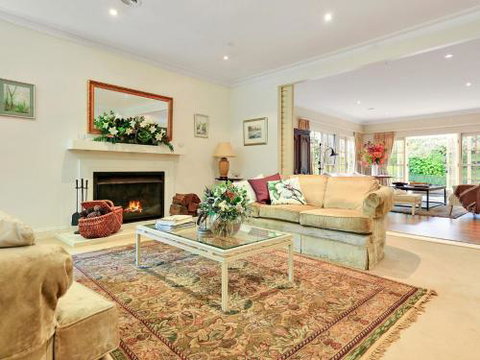 Mirrabooka Burrawang Beautiful Home & 3 Acres Of Gardens In The Southern Highlands - Accommodation Burleigh 4