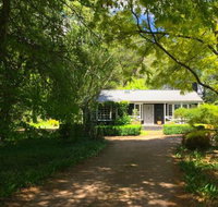 Mirriyindi Unique Berrima escape for 9 in the Southern Highlands 4pm check out Sundays - Accommodation Burleigh
