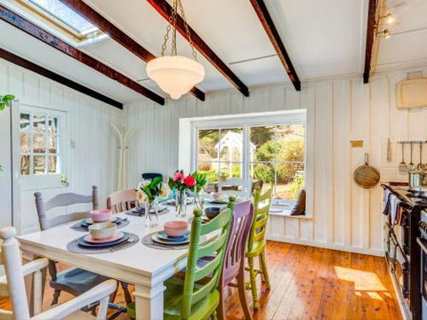 Mirriyindi Unique Berrima Escape For 9 In The Southern Highlands 4pm Check Out Sundays - Accommodation Burleigh 2