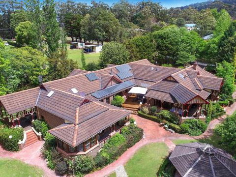THE ELMS Berry Berry & Surrounds 4pm Check Out Sundays - Accommodation Burleigh 4