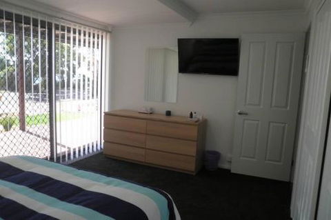 Almonta Apartments On The Water Front - Accommodation Burleigh 5
