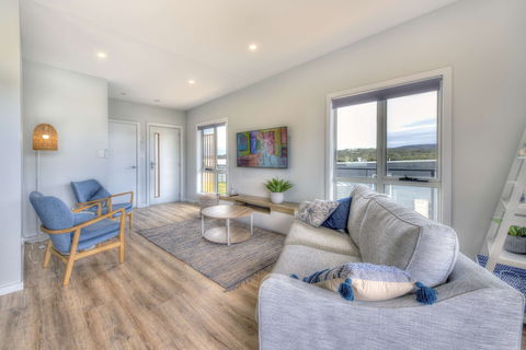 Archella 2 - Beautifully Appointed, Close To Golf Course & Play Ground - Accommodation Burleigh 4