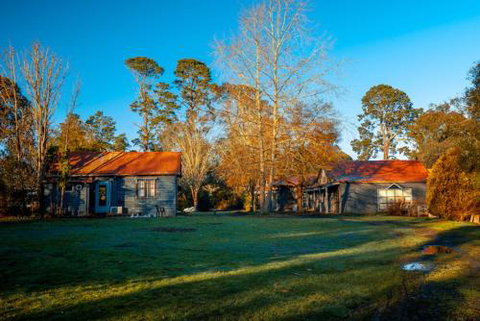 Acheron Valley Lakefront Cottages - Accommodation Burleigh 3