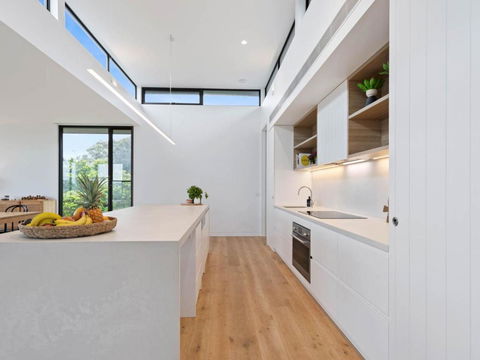 Fairway Views - Accommodation Burleigh 2