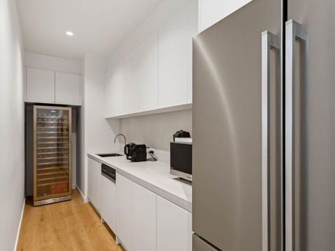 Fairway Views - Accommodation Burleigh 3