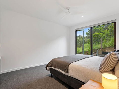 Fairway Views - Accommodation Burleigh 6