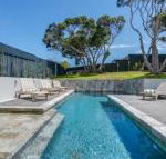 Stunning Sorrento Escape With Pool - Accommodation Burleigh